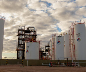 Mantenimiento programado en refinería de Plaza Huincul con tareas planificadas sobre equipos industriales